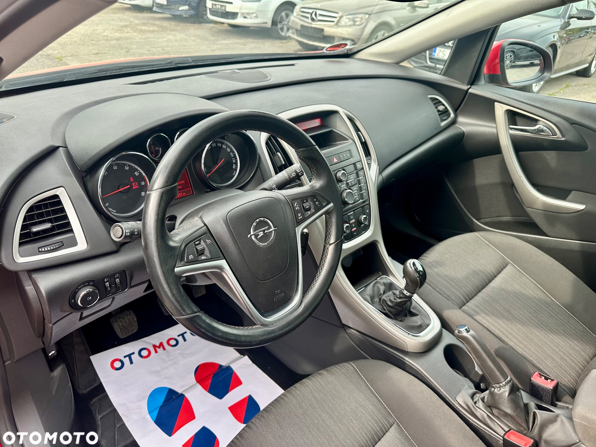 Opel Astra 1.4 Turbo 150 Jahre - 10