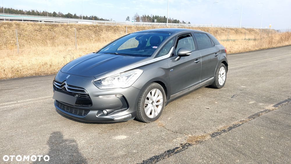 Citroën DS5 ver-2-0-hdi-hybrid4-pure-pearl-mcp - 1