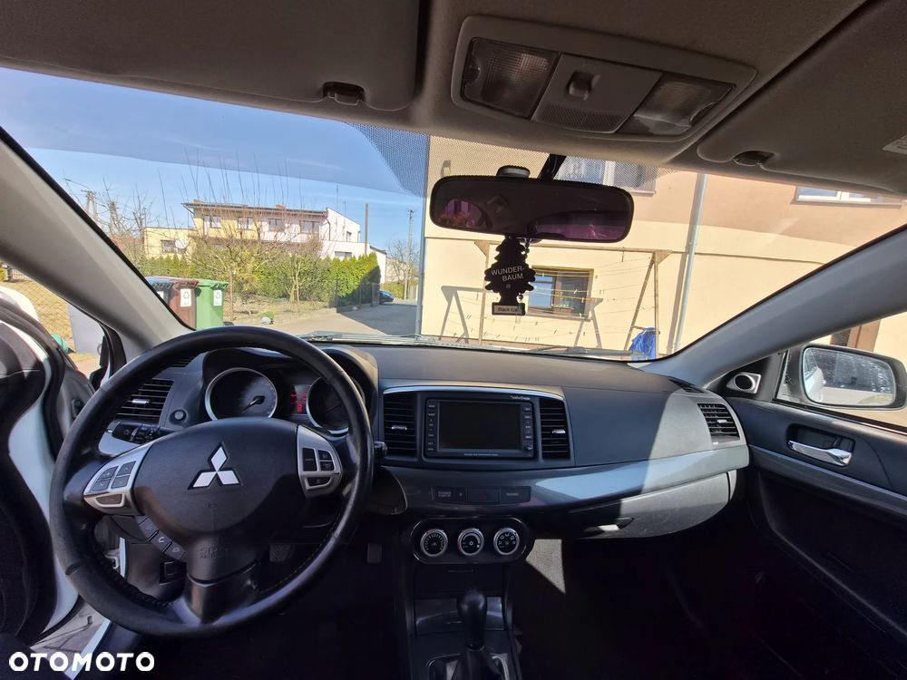 Mitsubishi Lancer - 9