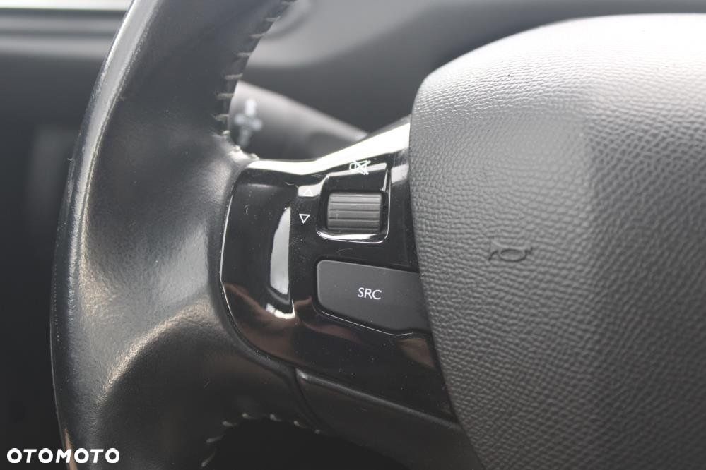 Peugeot 308 - 25