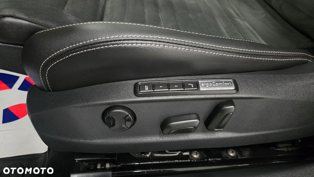 Volkswagen Passat - 13