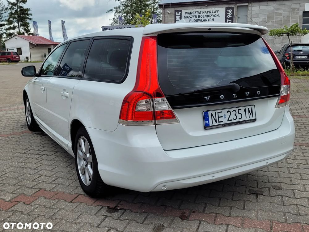 Volvo V70 D3 Momentum - 18