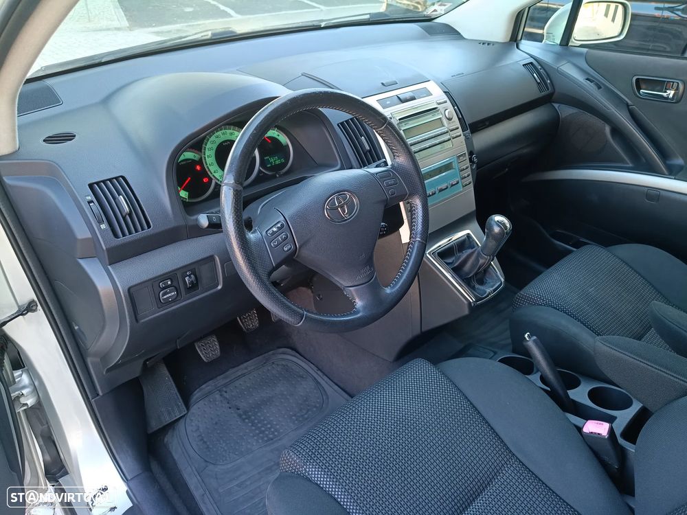 Toyota Corolla Verso 2.2 D-4D Sol - 15