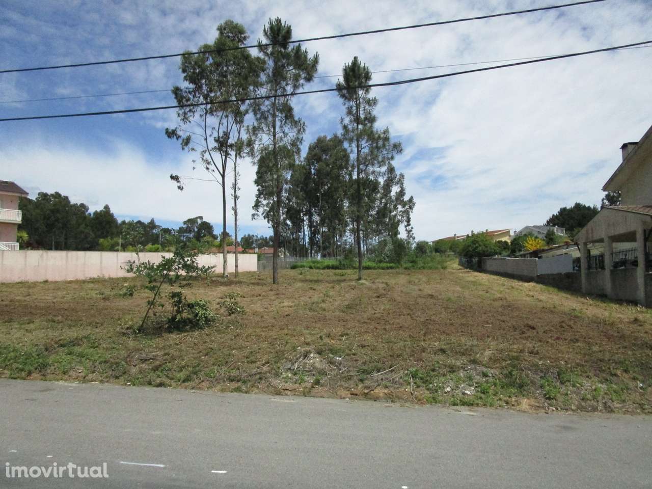 Terreno urbano para construção de moradia de 4 frentes - Grande imagem: 2/3