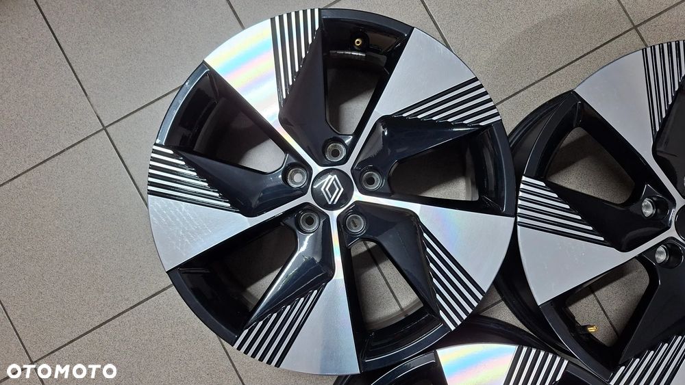 Felgi Aluminiowe 18 Renault Megane E-Tech 5x114.3 ET 34 Oston - 11