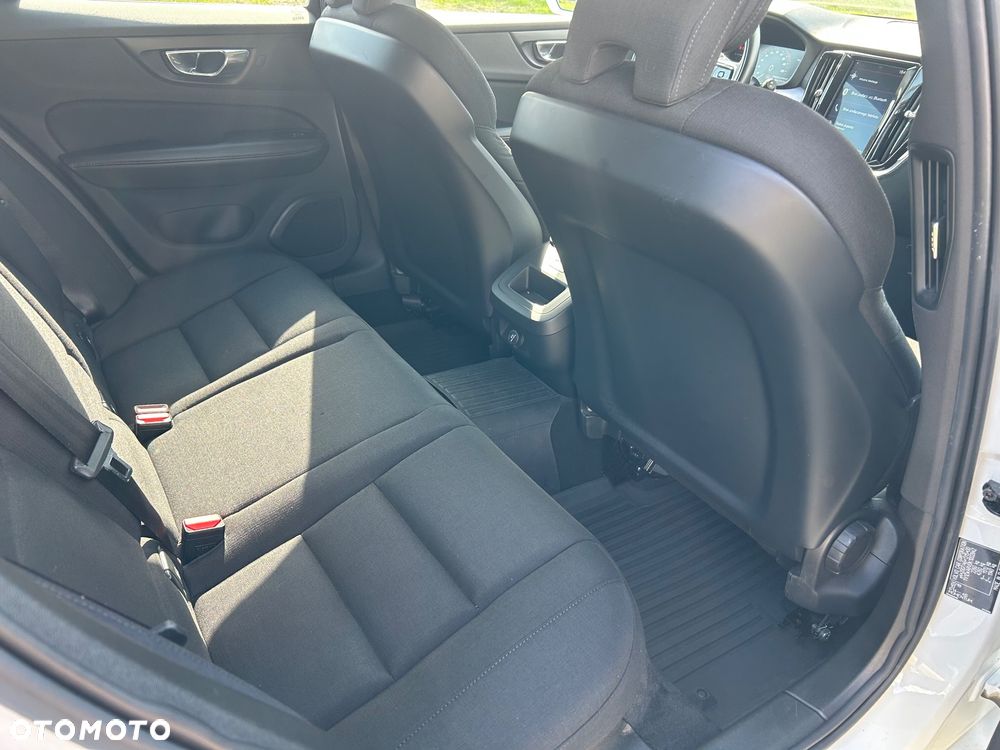 Volvo V60 D4 Geartronic Momentum - 9