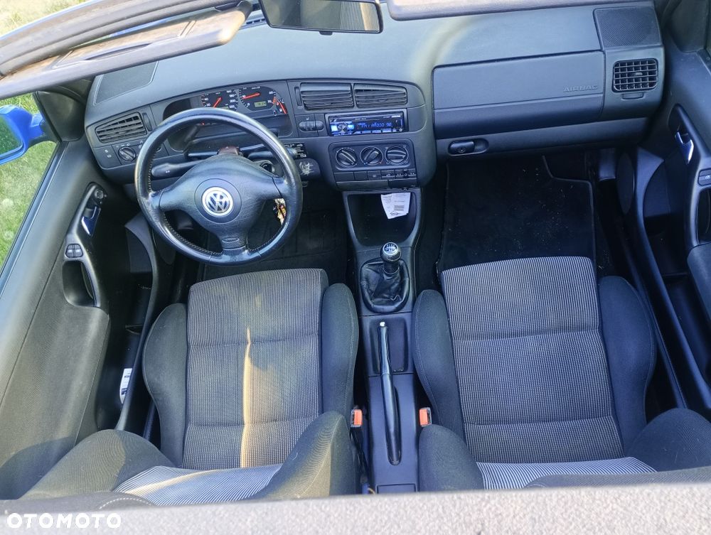 Volkswagen Golf Cabrio - 2