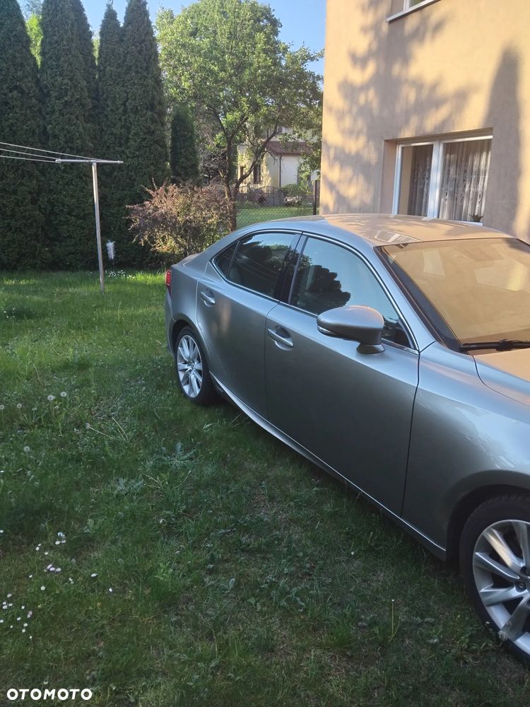 Lexus IS 300h Elegance - 3