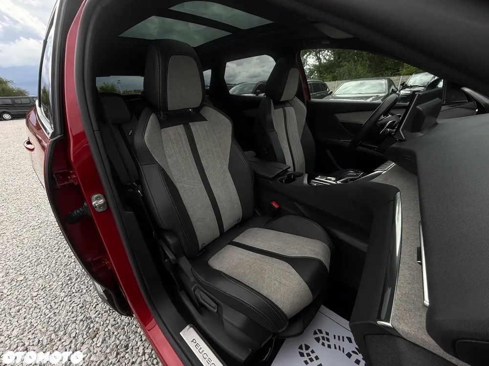 Peugeot 3008 Plug-In Hybrid 225 e-EAT8 GT - 35