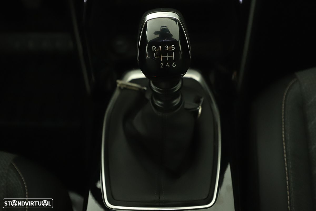 Peugeot 2008 1.2 PureTech Allure - 15