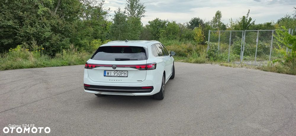 Volkswagen Passat - 4