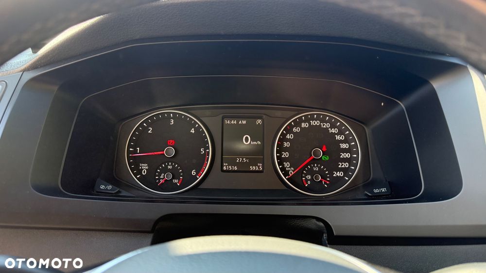 Volkswagen Caravelle - 18