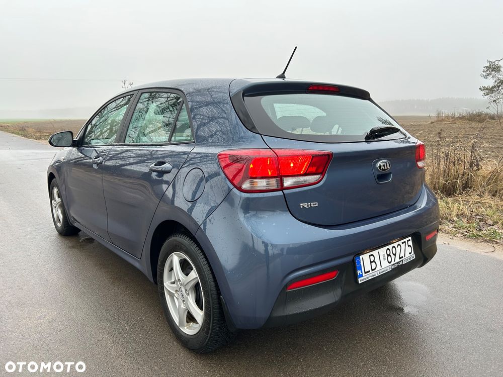 Kia Rio 1.2 L - 3