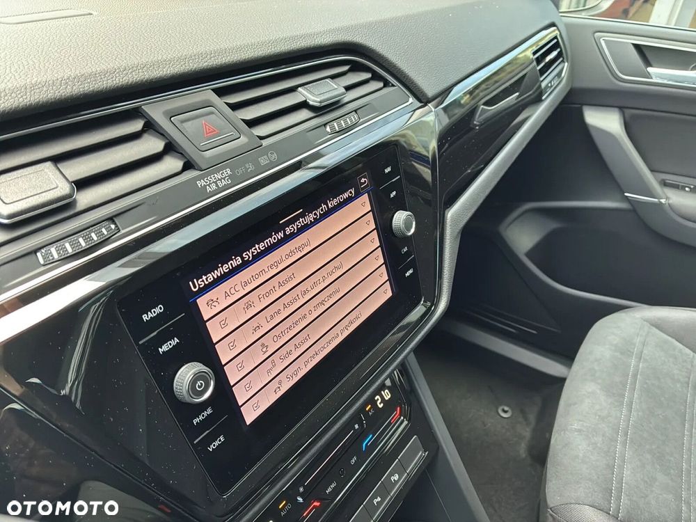 Volkswagen Touran - 14