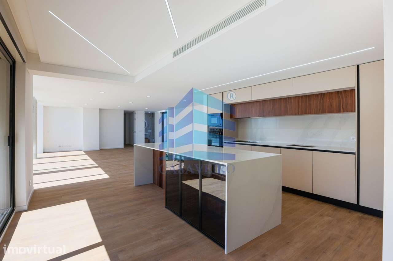 Apartamento T4 com Terraços Penthouse - Grande imagem: 4/23