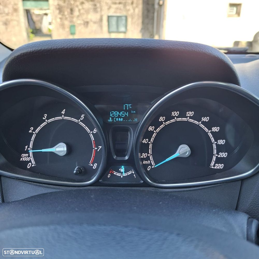 Ford B-Max 1.0 EcoBoost Titanium - 25