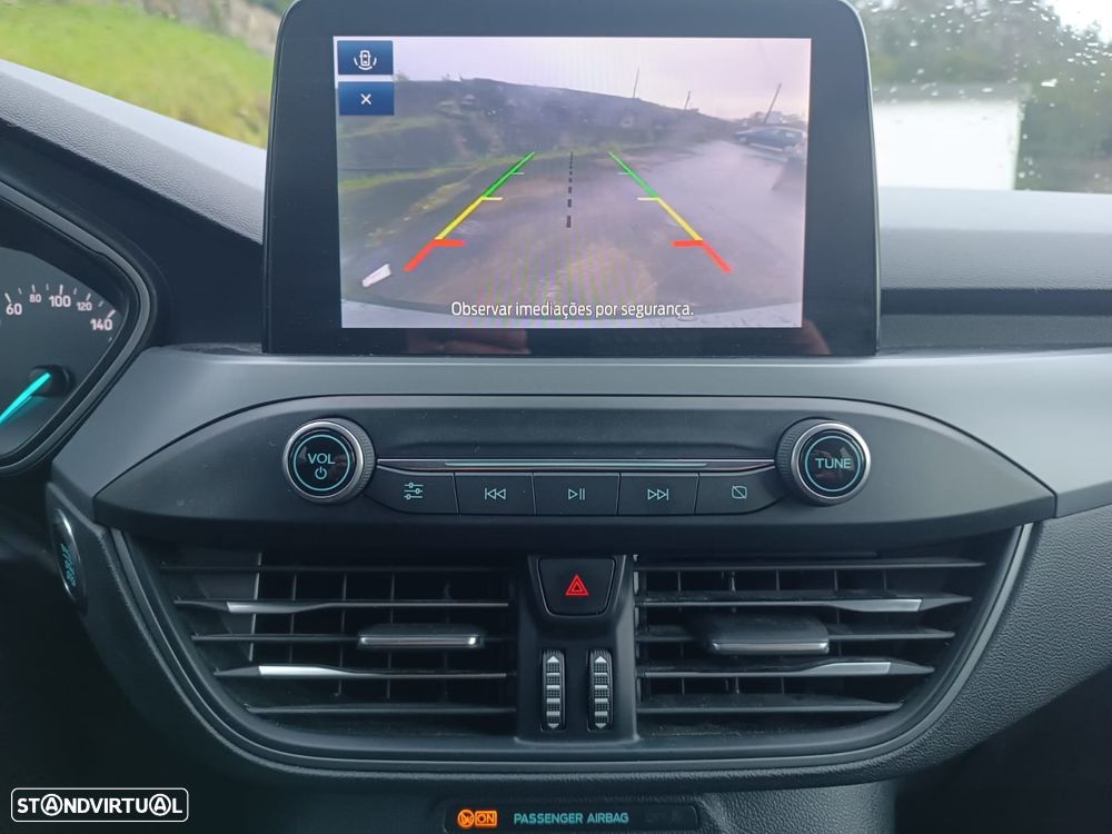 Ford Focus 1.0 EcoBoost MHEV Connected Design - 18