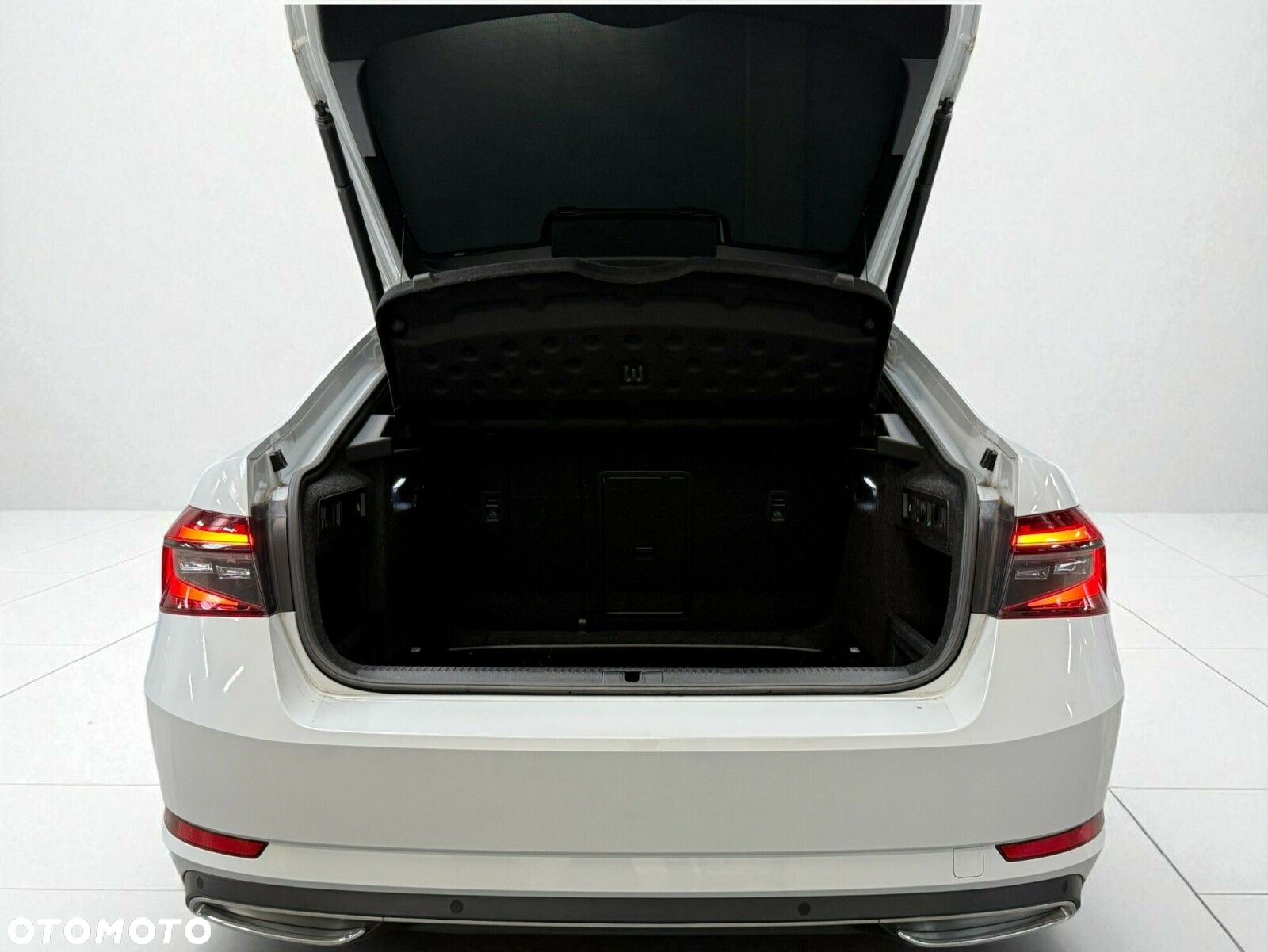 Skoda Superb 2.0 TSI Sportline DSG - 9