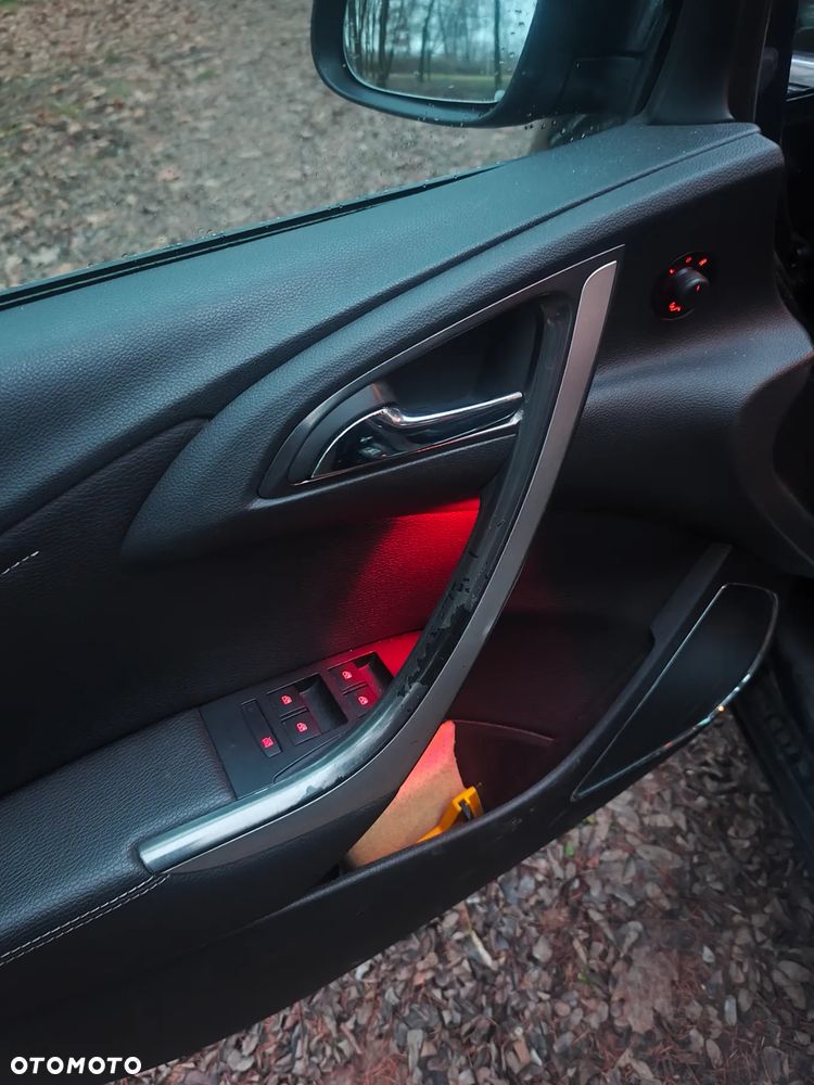 Opel Astra 1.6 T Cosmo - 14