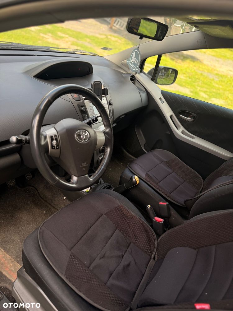 Toyota Yaris 1.3 Luna - 4