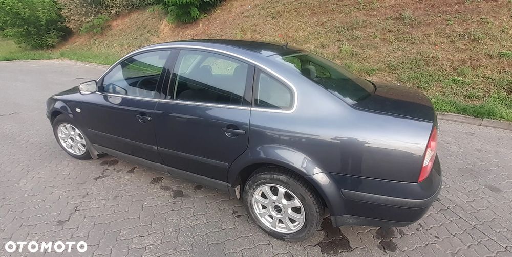 Volkswagen Passat 1.8T Comfortline - 12
