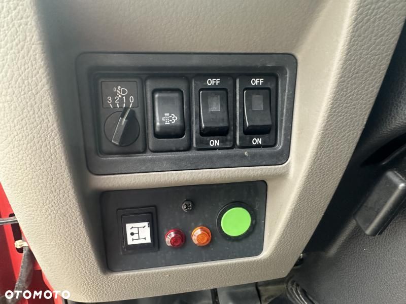 Nissan CABSTAR - 9