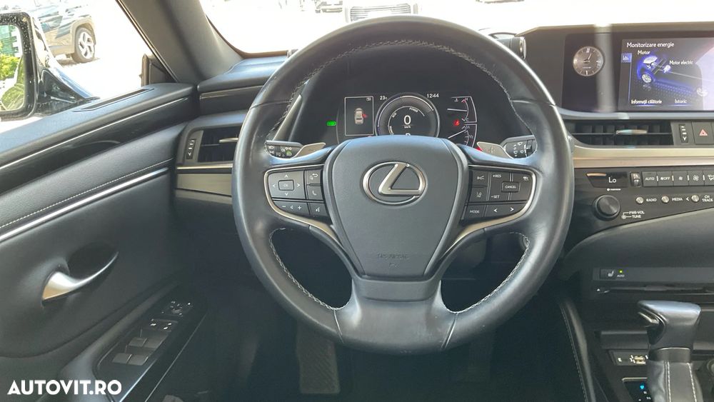 Lexus Seria ES 300h Executive - 9