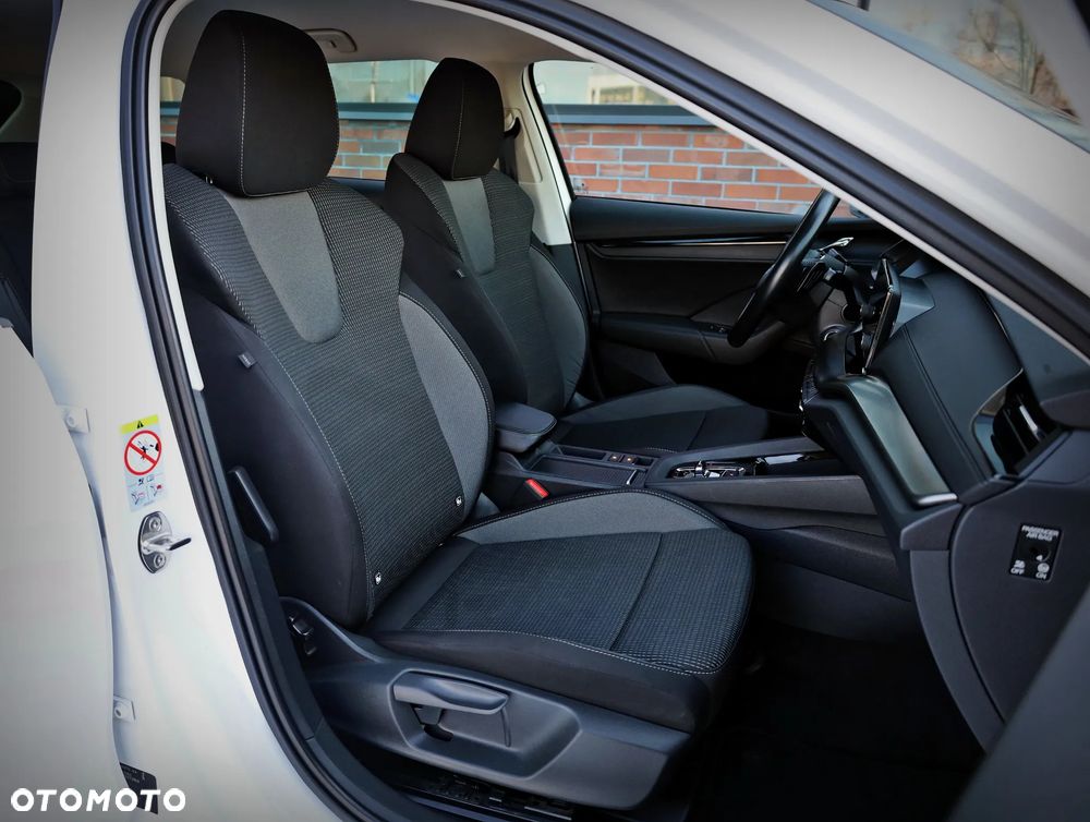 Skoda Octavia 2.0 TDI Ambition DSG - 22
