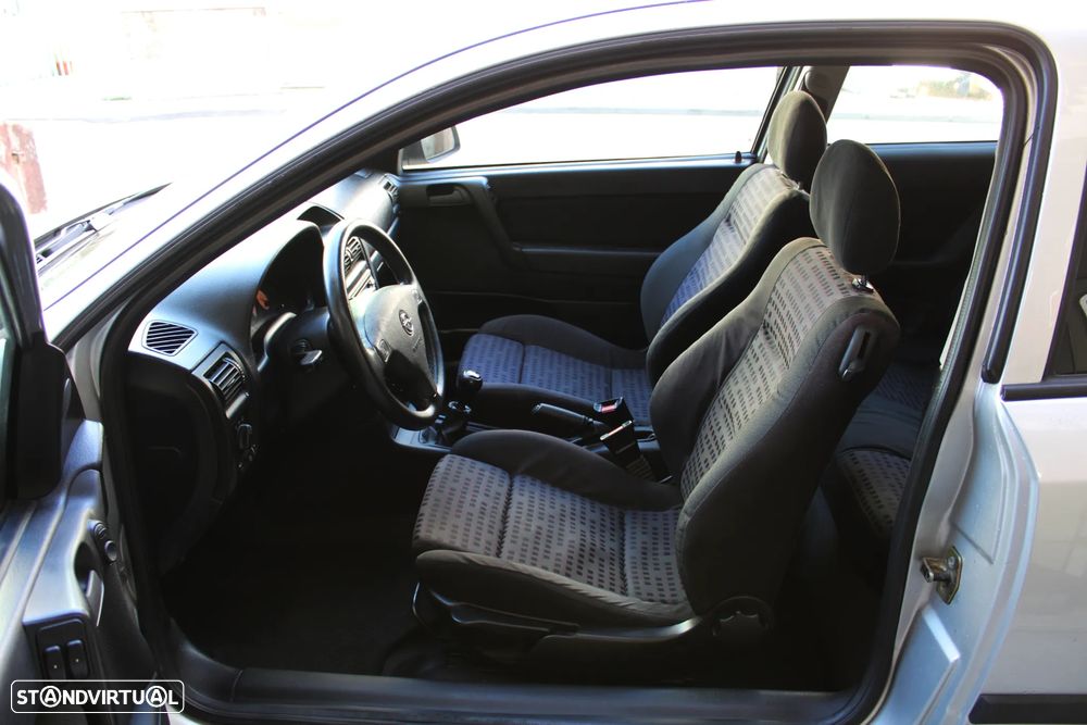 Opel Astra 1.6i Sport - 20