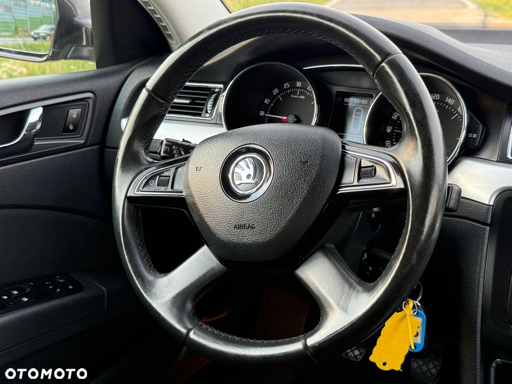 Skoda Superb 1.6 TDI GreenLine - 34