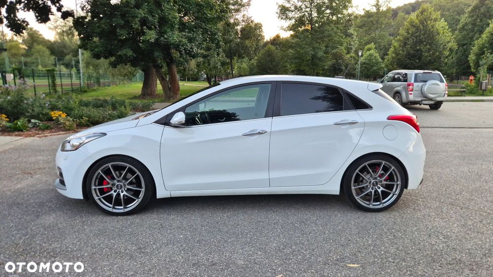 Hyundai i30 1.6 GDI Turbo Luxury - 24