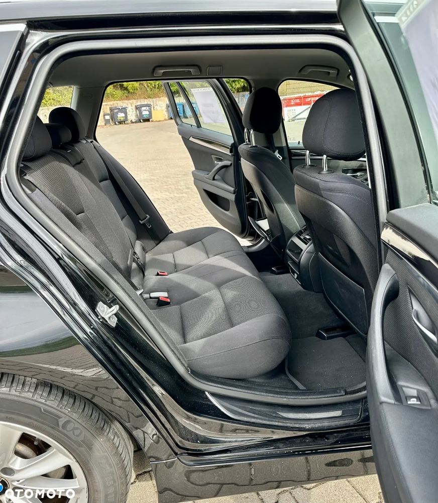 BMW Seria 5 520d Touring - 6