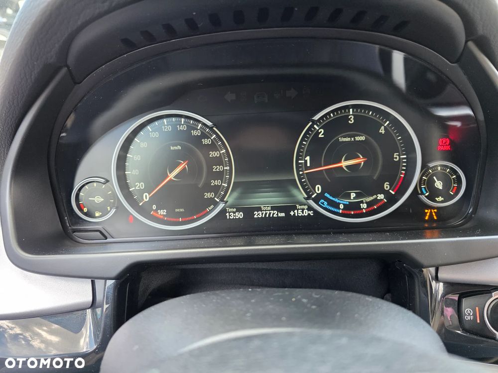 BMW X5 xDrive40d - 9