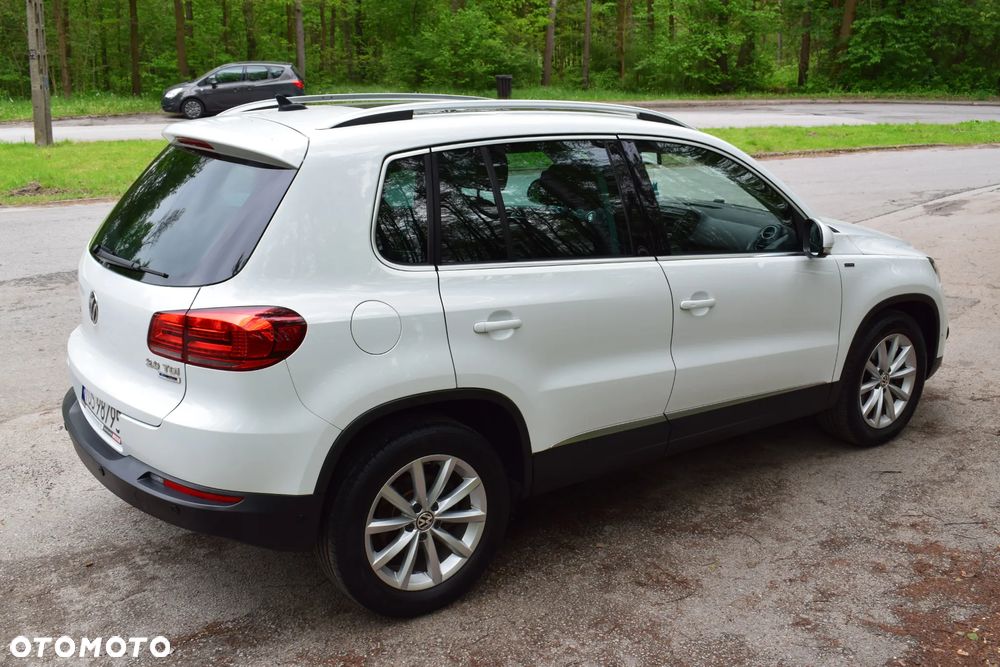 Volkswagen Tiguan 2.0 TDI DPF BlueMotion Technology Lounge Sport & Style - 28