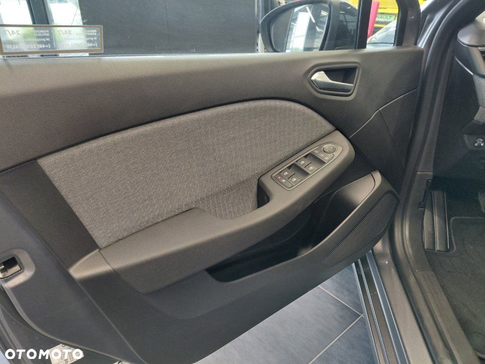 Renault Clio - 9