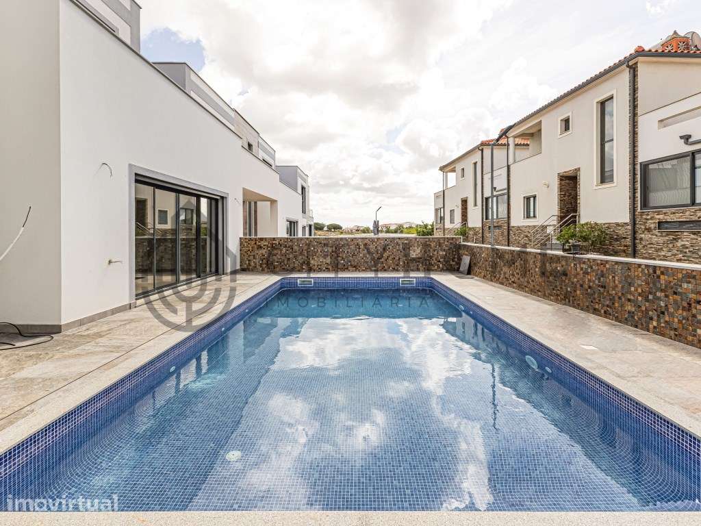 Moradia em Banda T3 com piscina privada perto da praia - Grande imagem: 4/24