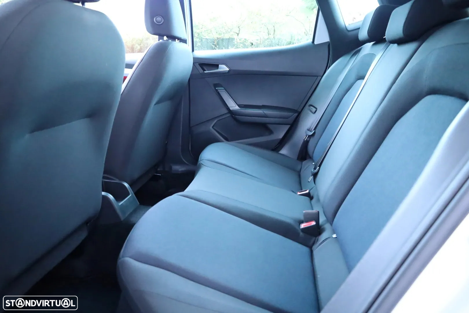 SEAT Arona 1.0 TSI FR - 42