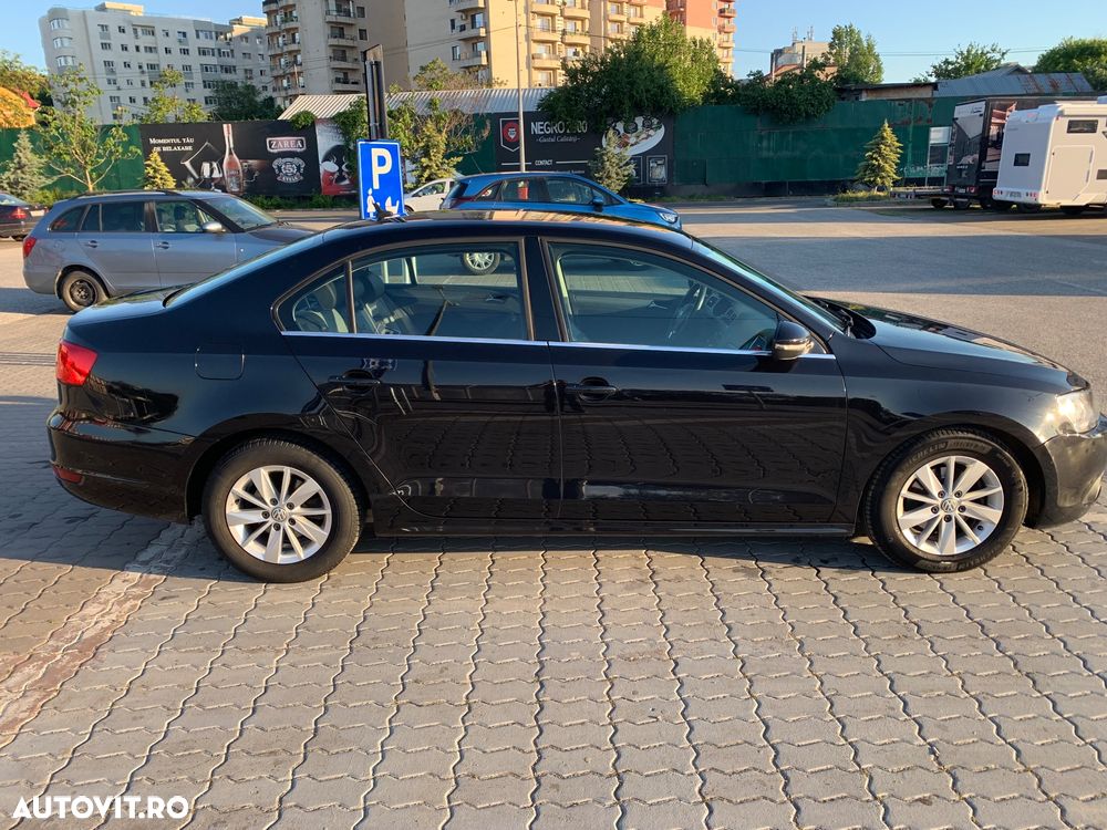 Volkswagen Jetta 1.6 TDI Highline - 5