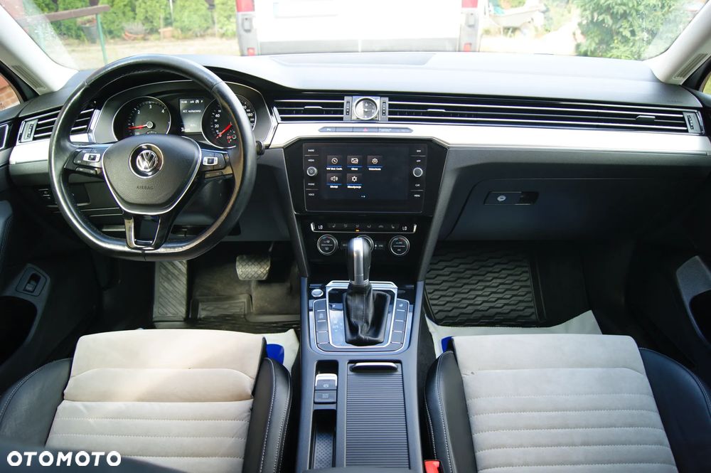 Volkswagen Passat 1.6 TDI SCR DSG Business - 31