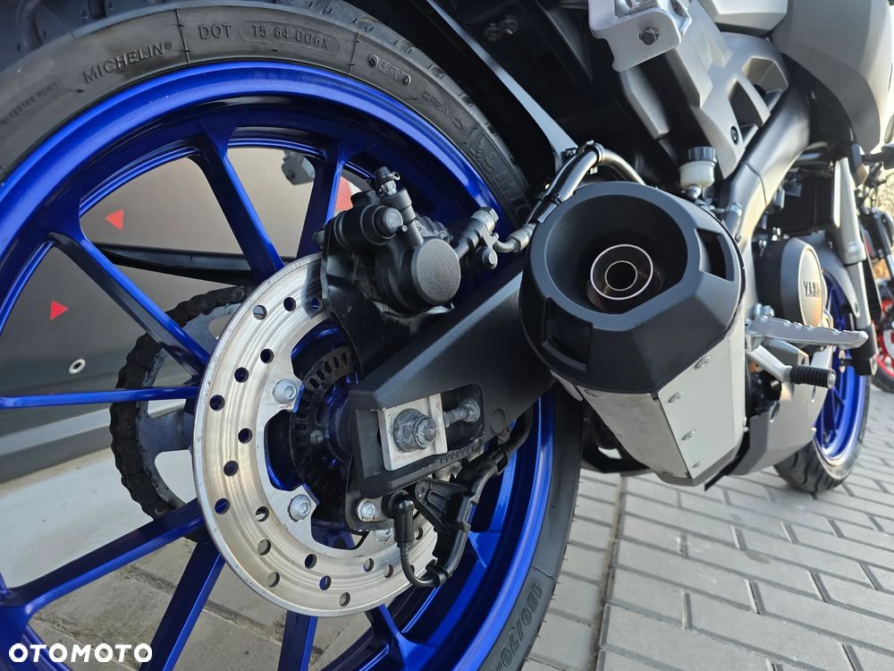 Yamaha MT - 12