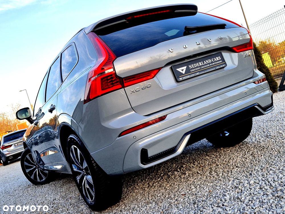 Volvo XC 60 B4 D AWD Plus Dark - 31