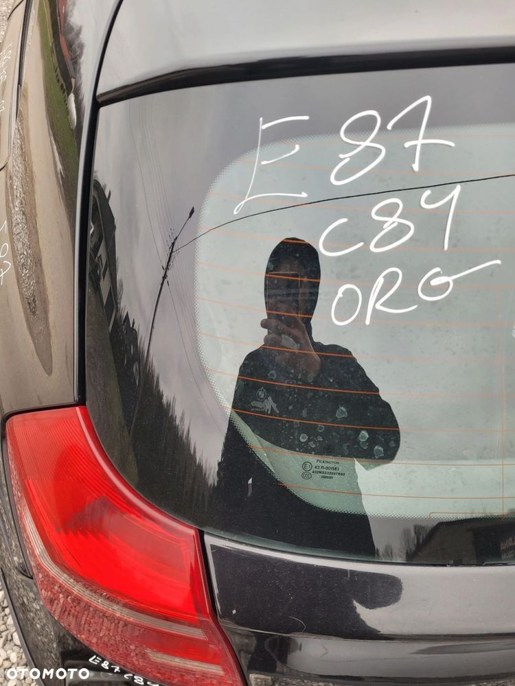 SZYBA TYŁ TYLNA BMW E81 E87 ORYGINALNA C84 - 2