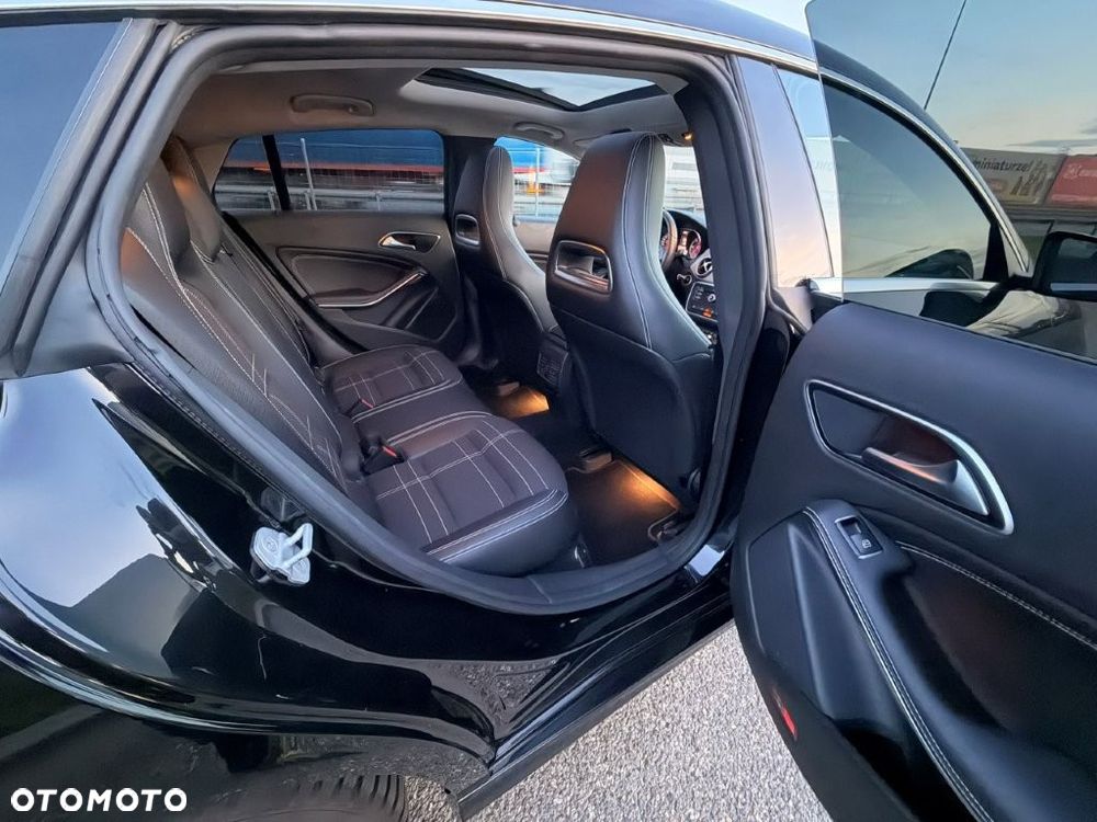 Mercedes-Benz CLA 220 (CDI) d 4Matic 7G-DCT - 13