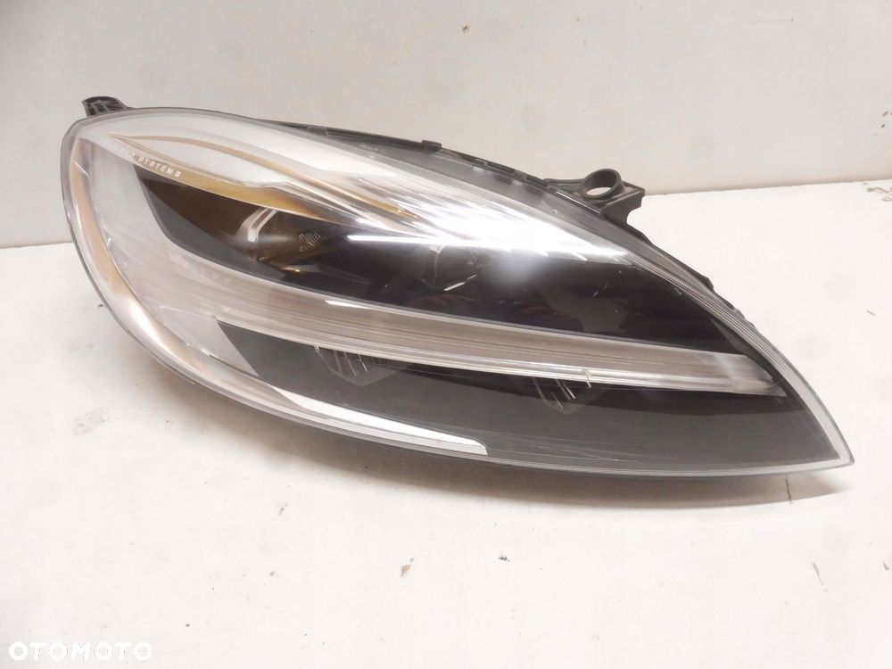 volvo xc40 v40 lampa full led prawa - 1