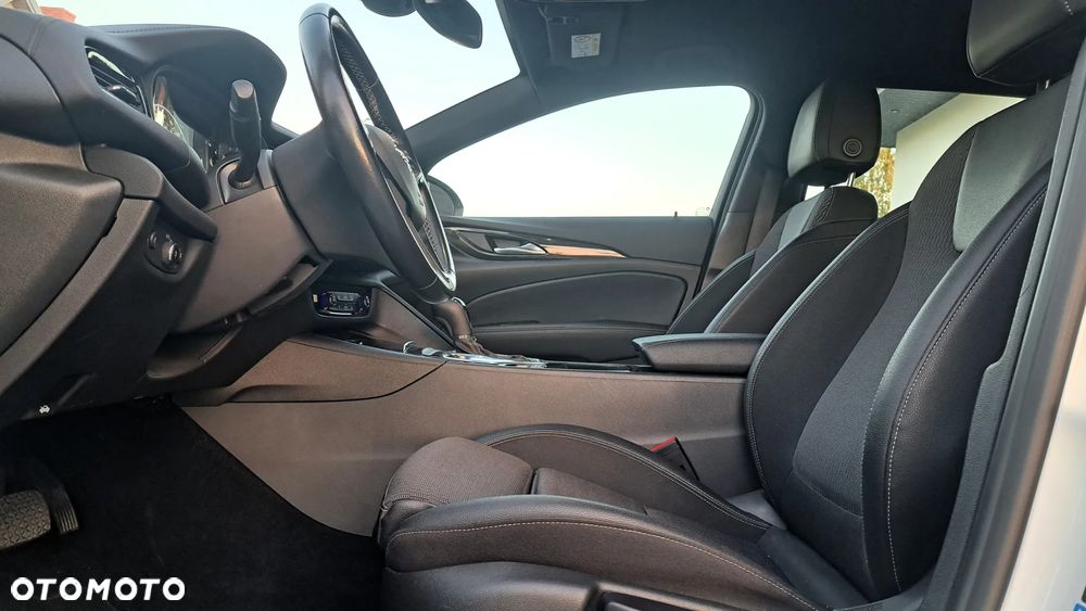 Opel Insignia - 13