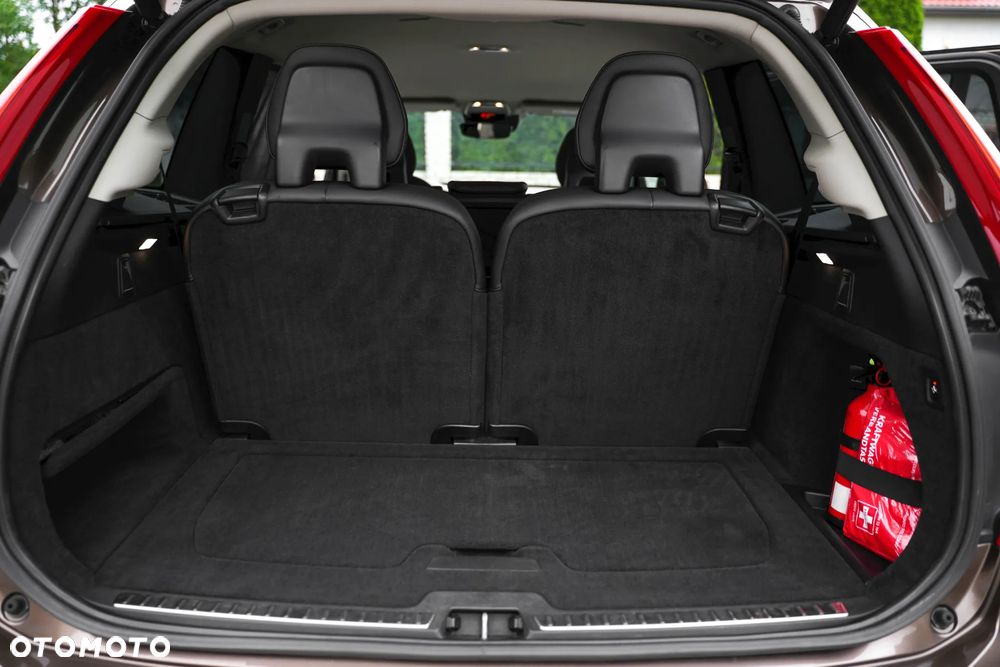 Volvo XC 90 D5 AWD Momentum 7os - 21
