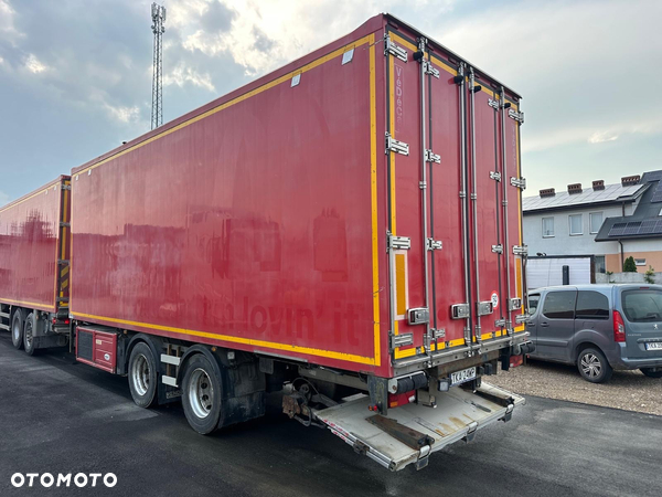 Renders chlodnia tandem przejazdowy Carrier Supra 950 MT