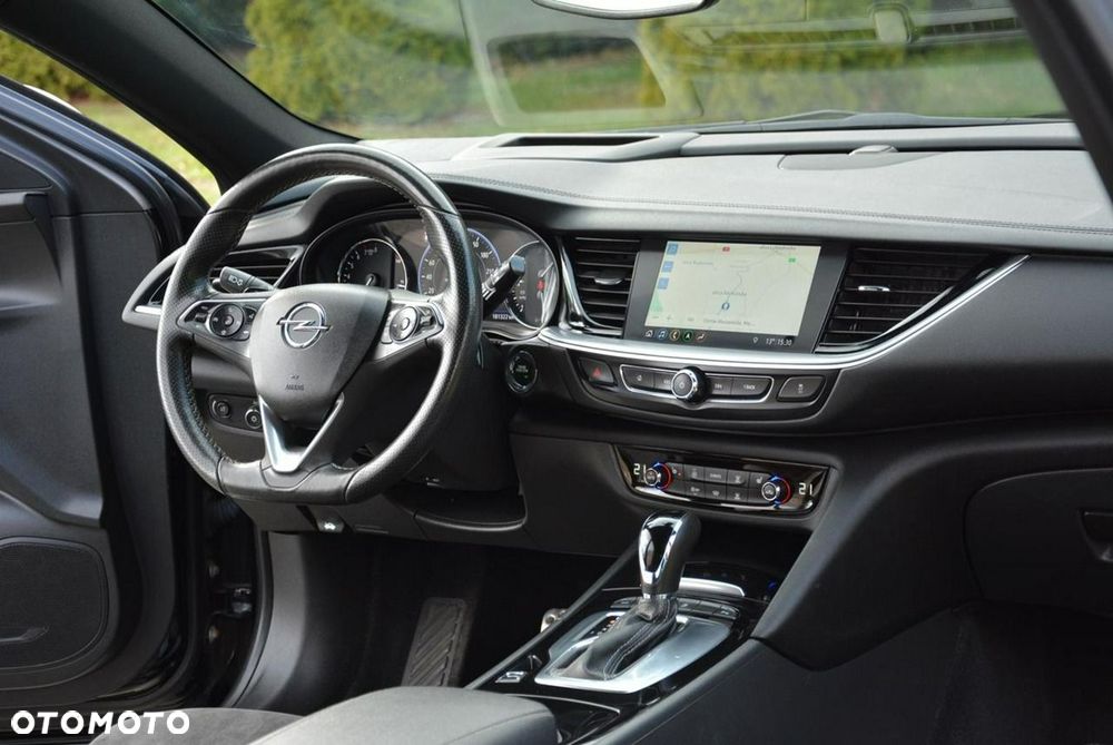 Opel Insignia 2.0 T 4x4 GSi S&S - 15
