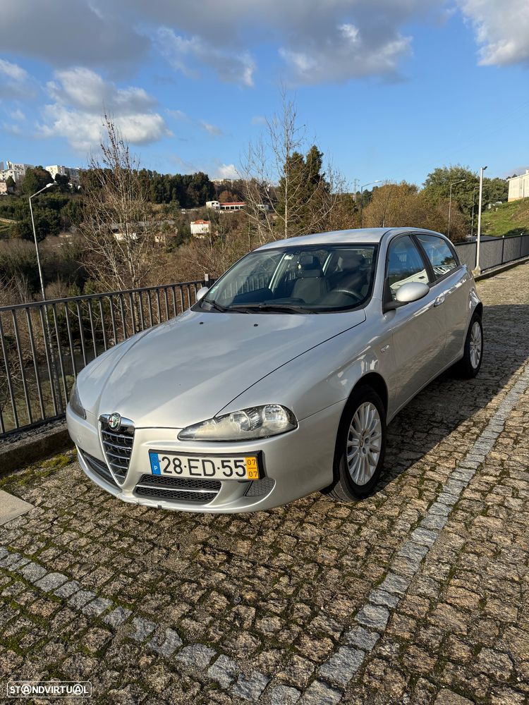 Alfa Romeo 147 1.9 JTD Executive - 2