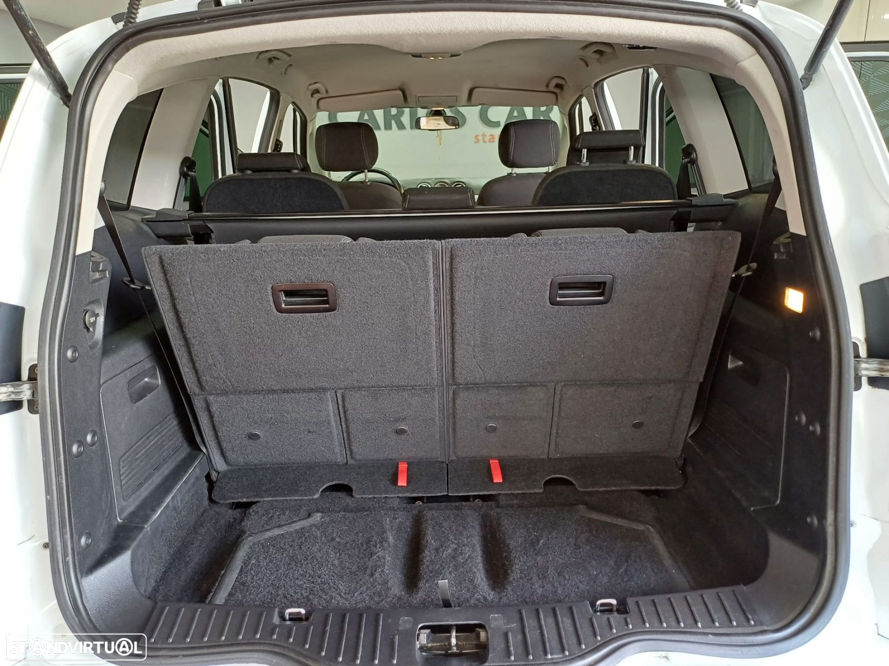 Ford S-Max - 22